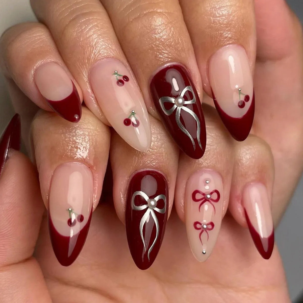 24Pcs Black Y2k Fake Nails with Diamond Halloween Long Almond False Nail Butterfly Design Wearable Oval Press on Nails Tips