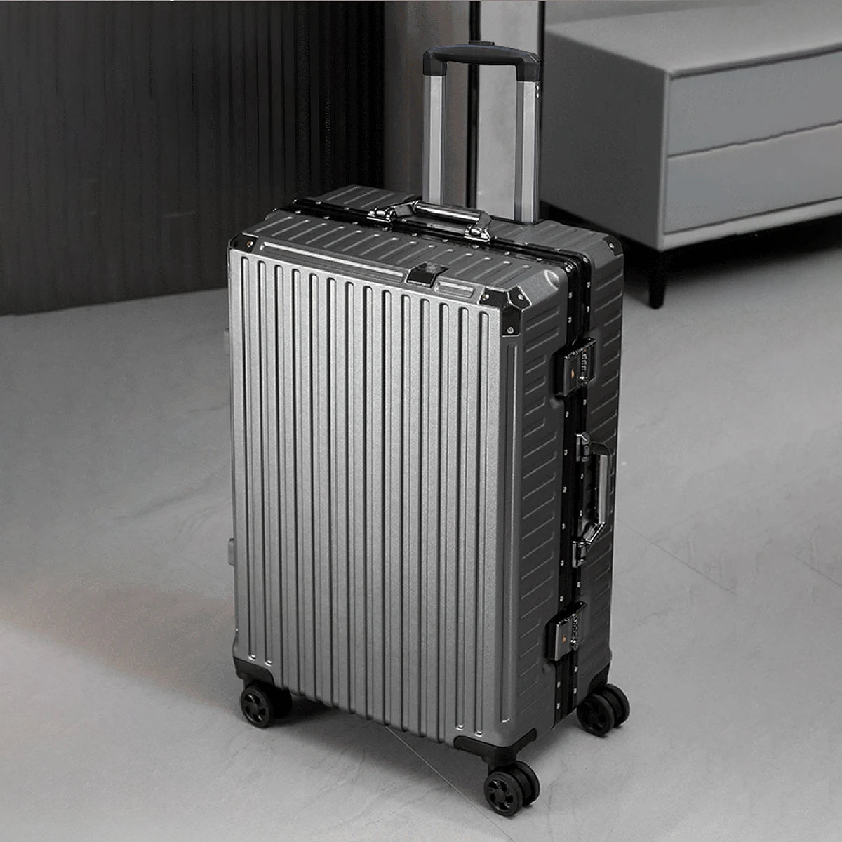 Aluminum Frame Hardside Luggage – Rolling Suitcase with USB Port & TSA Lock