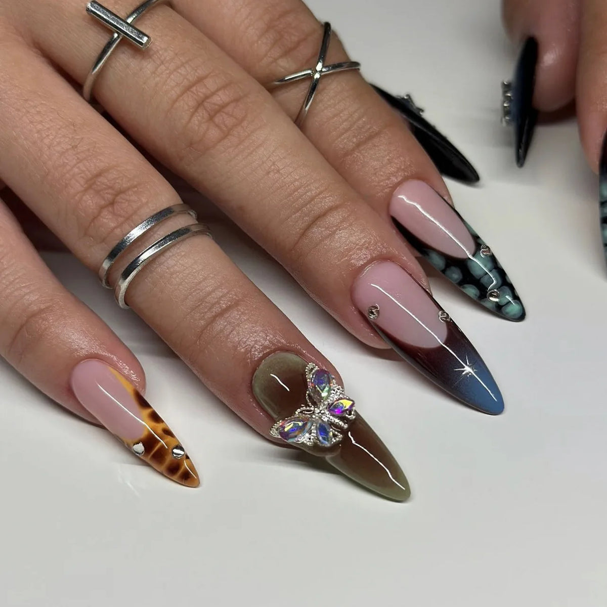 24Pcs Black Y2k Fake Nails with Diamond Halloween Long Almond False Nail Butterfly Design Wearable Oval Press on Nails Tips